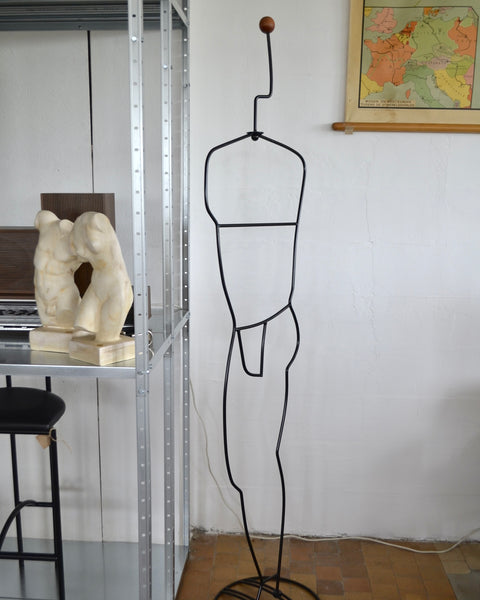 Vintažinis IKEA HÄPEN drabužių stovas („Dress Boy“), 1980–1990 m.