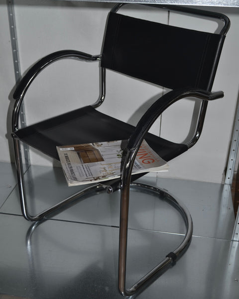 Bauhaus stiliaus kėdė