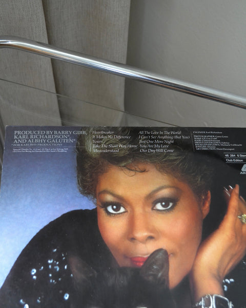 Dionne Warwick  „Heartbreaker“ (1982)
