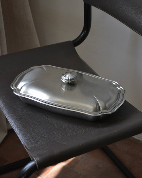 Elegantiškas metalinis indas su dangčiu