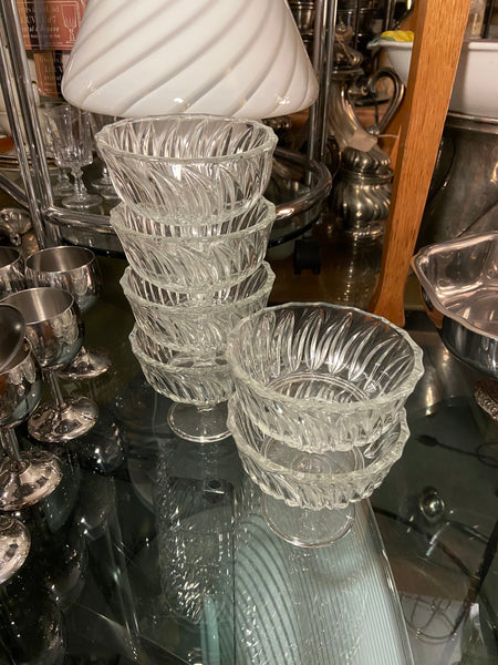 STIKLINĖS LEDAINĖS