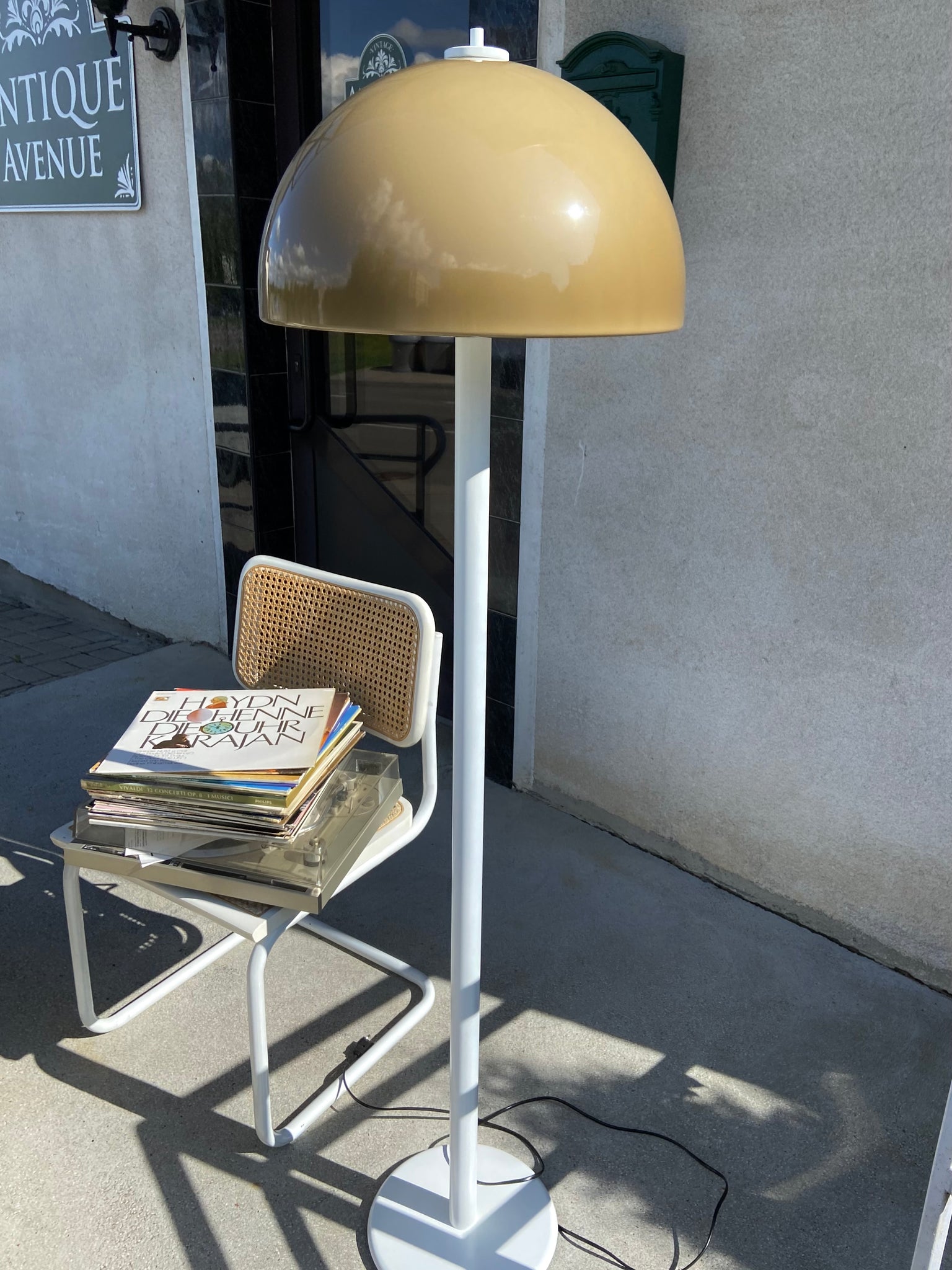 GRINDINIS ŠVIESTUVAS ‘WILA’