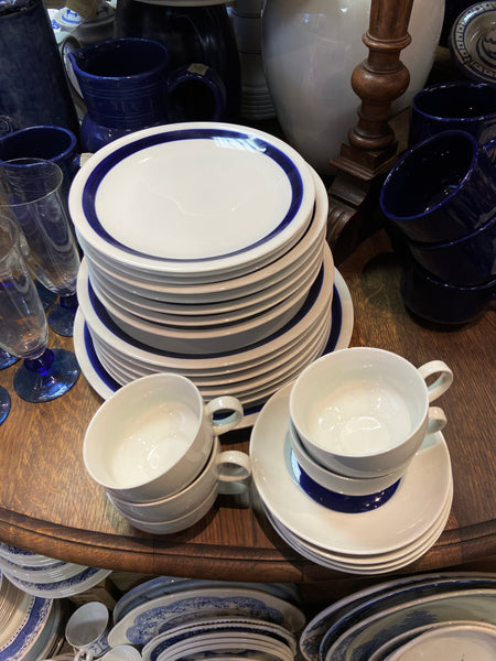 KOMPLEKTAS SU KOBALTO MĖLYNUMO JUOSTOMIS