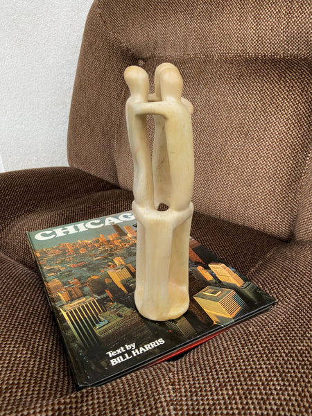 MUILO AKMENS SKULPTŪRA “CIRCLE OF FRIENDS”