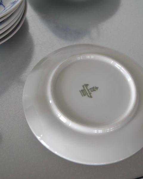 MĖLYNŲ RAŠTŲ PUODELIAI