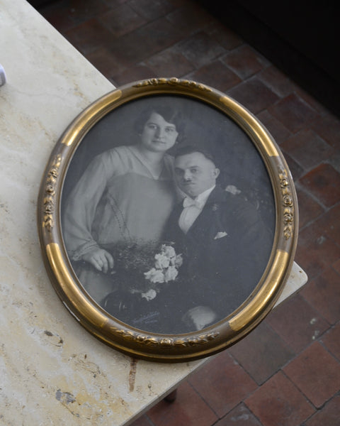 Antikvarinis XX a. pradžios ovalus rėmas su fotografija