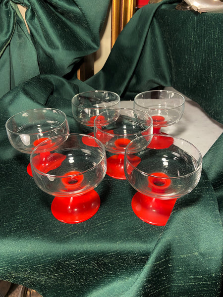 DESERTINĖS TAURĖS RAUDONA KOJELE