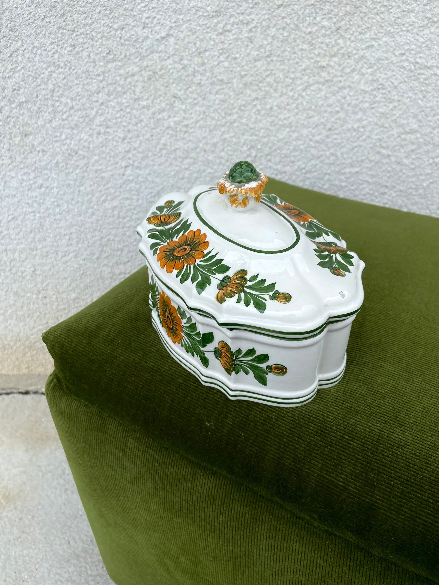 RANKOMIS DEKORUOTA DĖŽUTĖ