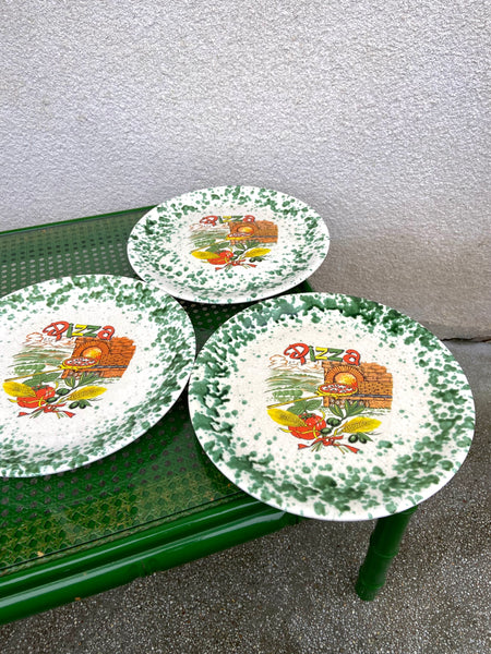 TRYS PICOS LĖKŠTĖS