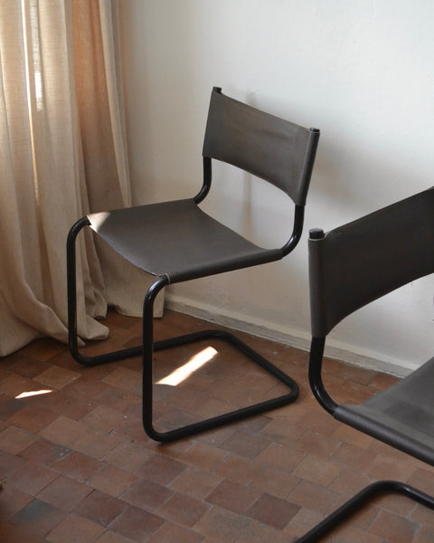 Bauhaus stiliaus kėdė
