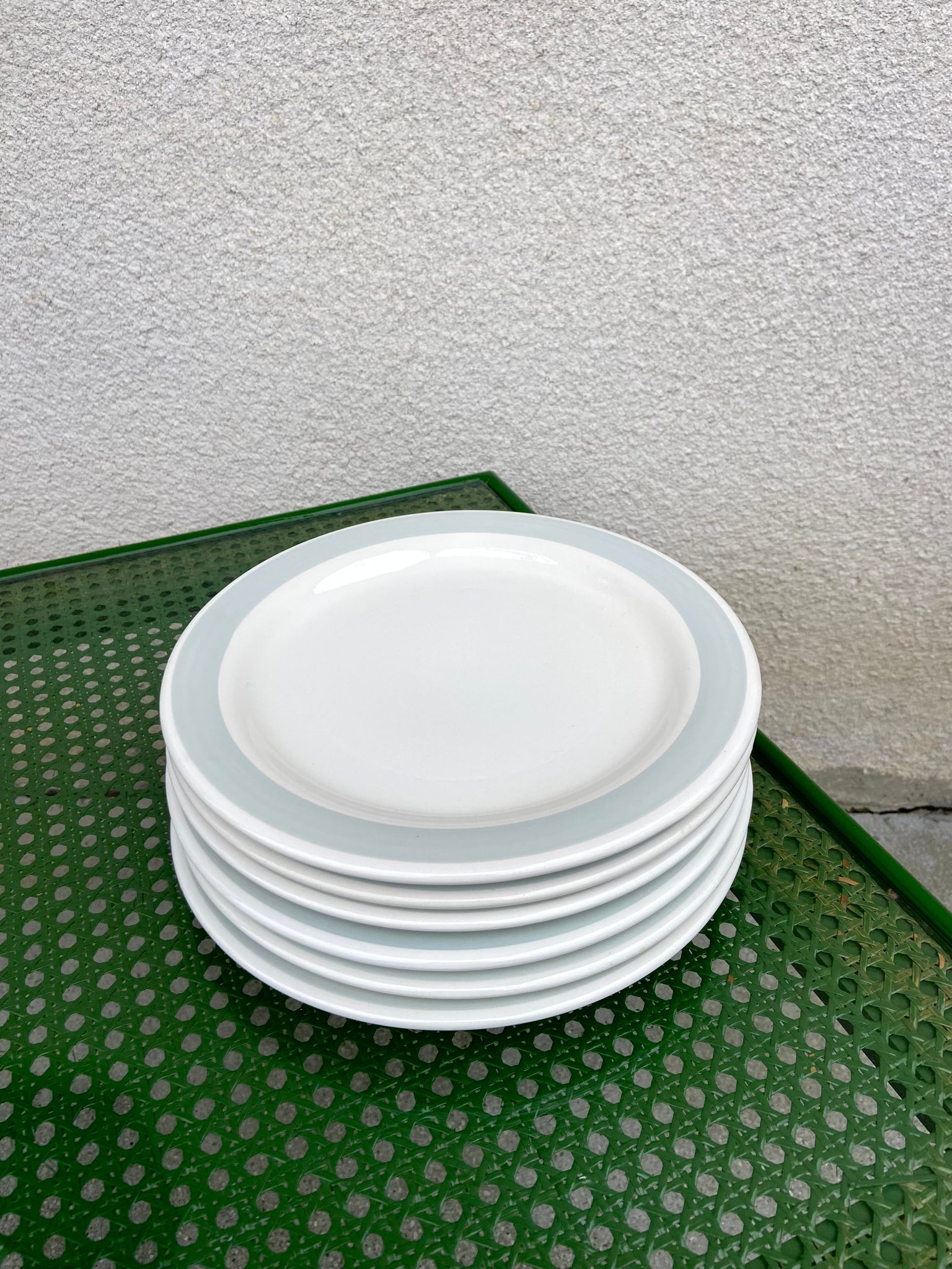 MINIMALISTINĖS LĖKŠTĖS