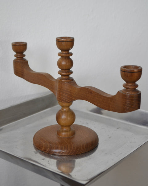 Skandinaviškonstikiaus medinė žvakidė