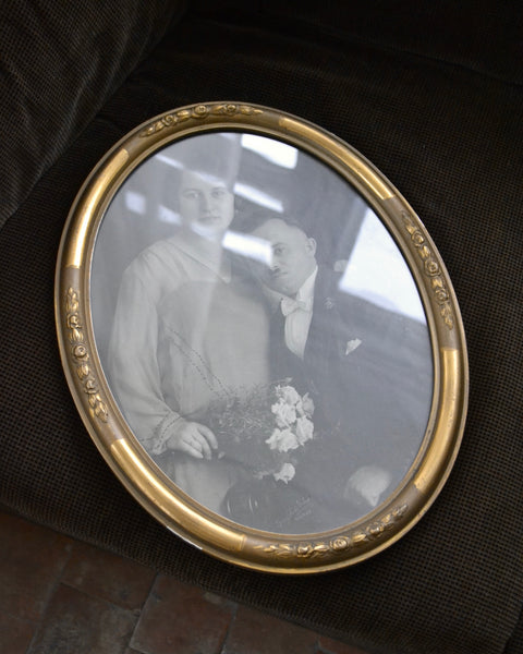 Antikvarinis XX a. pradžios ovalus rėmas su fotografija