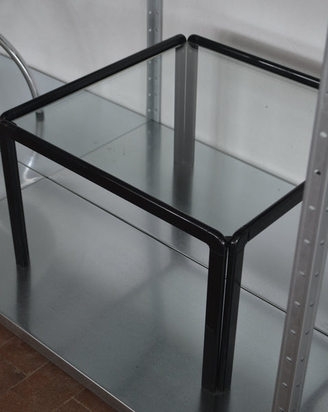 MINIMALISTINIS STALIUKAS