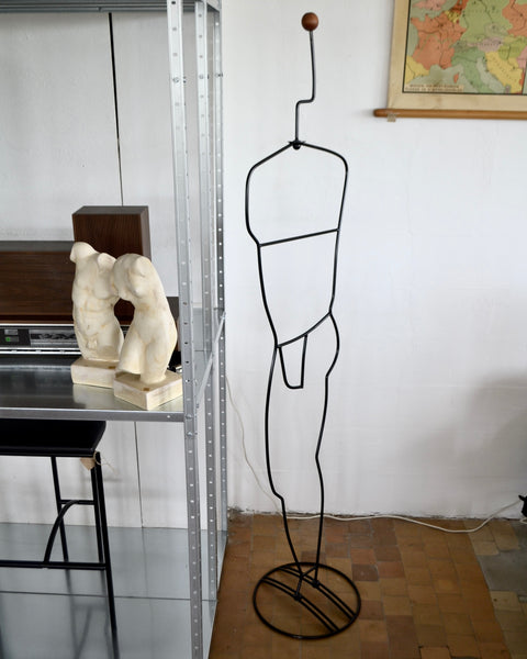 Vintažinis IKEA HÄPEN drabužių stovas („Dress Boy“), 1980–1990 m.
