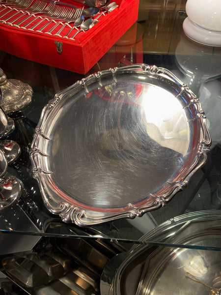 PADĖKLAS DEKORUOTAIS KRAŠTAIS