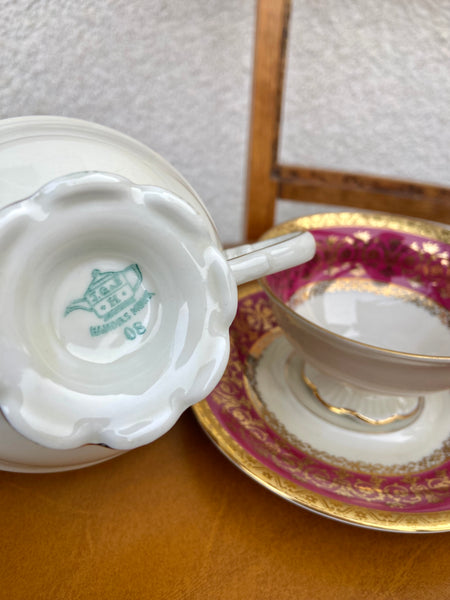 TRYS PORCELIANINIAI PUODELIAI SU LĖKŠTUTĖMIS