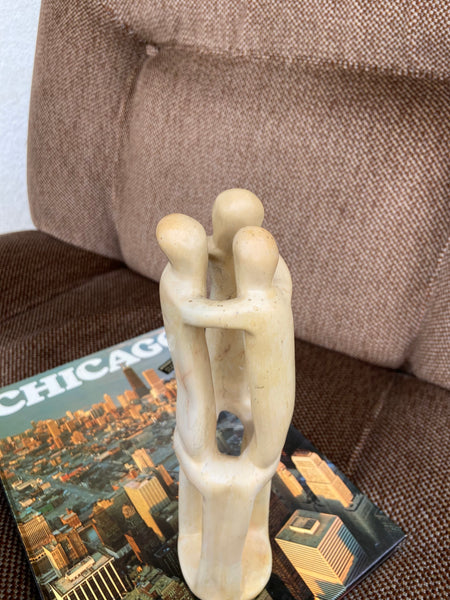 MUILO AKMENS SKULPTŪRA “CIRCLE OF FRIENDS”